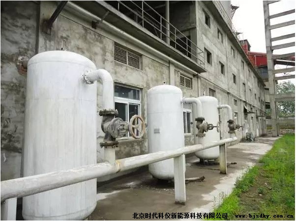 儲氣罐里面出現空壓機油的正確處理方法.jpg 儲氣罐里面出現空壓機油的正確處理方法.jpg